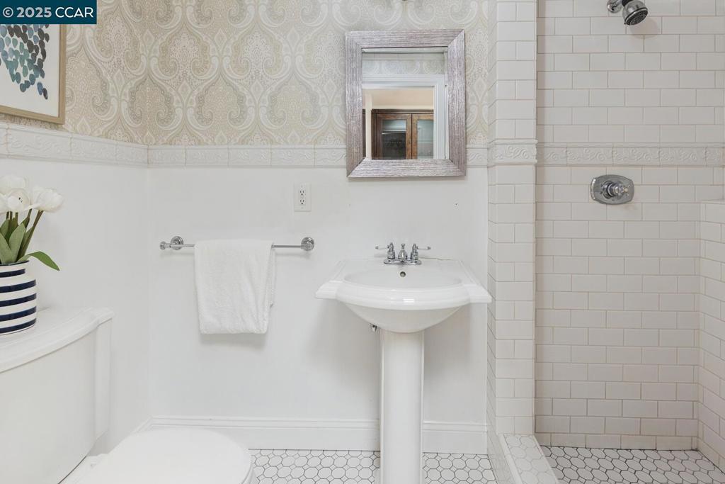 LAFAYETTE ORCHAR - Residential