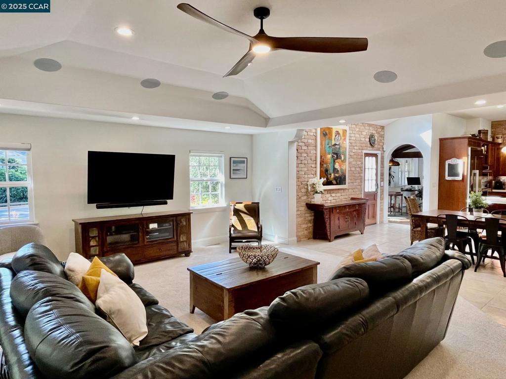 LAFAYETTE ORCHAR - Residential