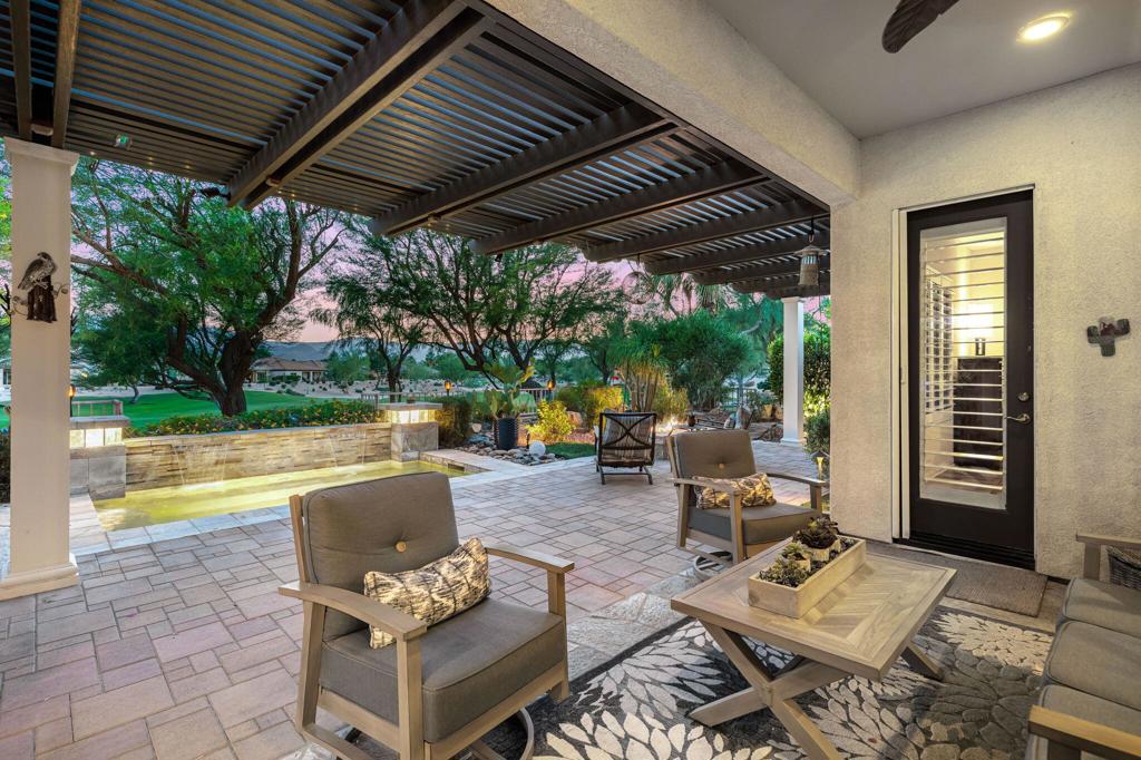 81667 Avenida Viesca