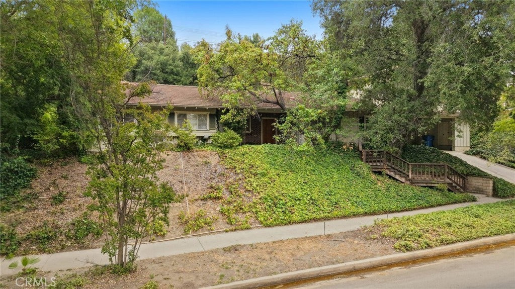 4300 Vanalden Avenue