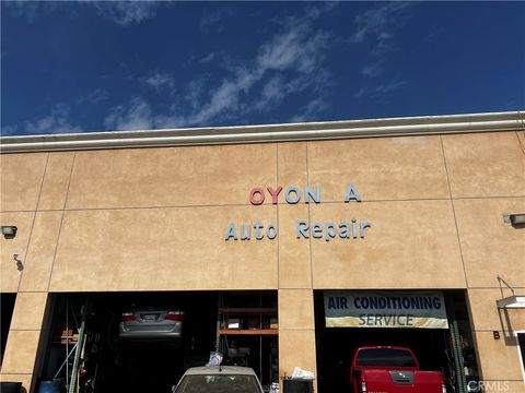 Photo of 11841 Washington Boulevard, Whittier, CA 90606 (MLS # PW25059467) Photo of 11841 Washington Boulevard, Whittier, CA 90606 (MLS # PW25059467)