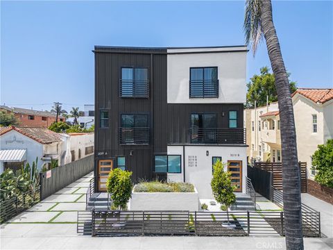 Photo of 3021 Somerset #1/2, Los Angeles, CA 90016 (MLS # MB26096802)