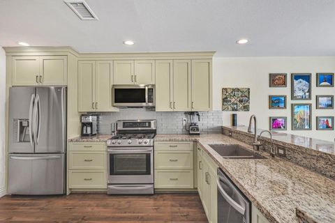 1045 Santa Helena Park Ct Solana Beach CA 92075