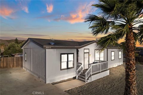 Photo of 26610 Franklin Avenue, Hemet, CA 92545 (MLS # SW26091294)