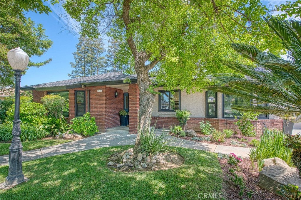 7668 N Hayston