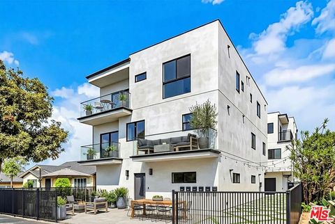 Photo of 4701 1/2 Saturn Street, Los Angeles, CA 90019 (MLS # 26660175)