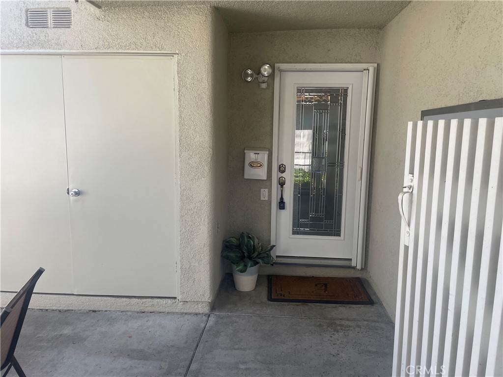 2189 VIA MARIPOSA EAST R