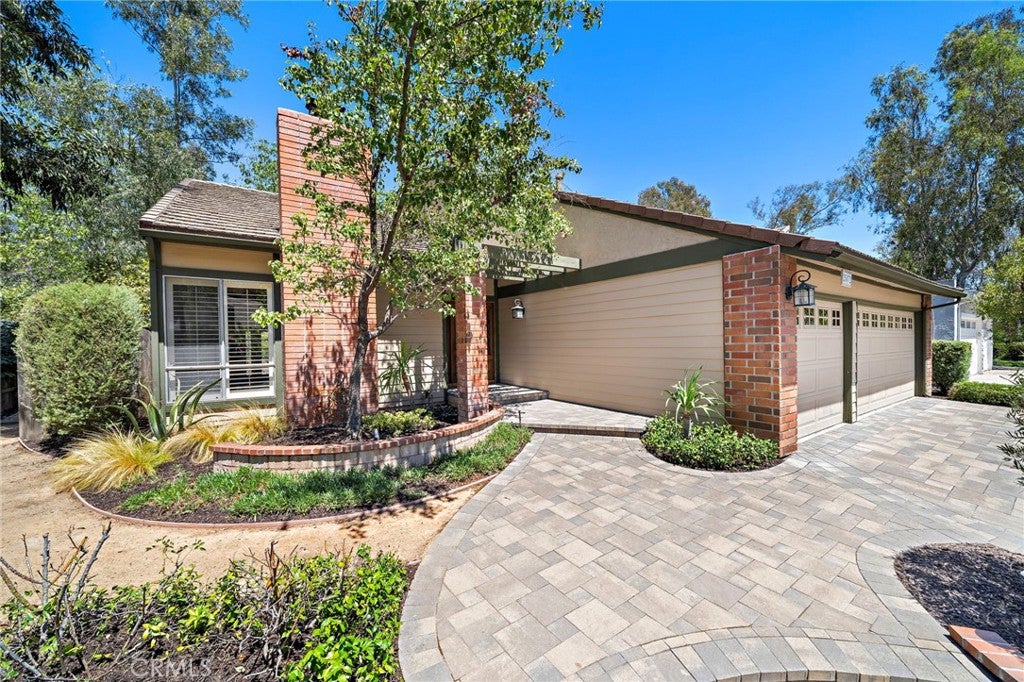 25072 Castlewood