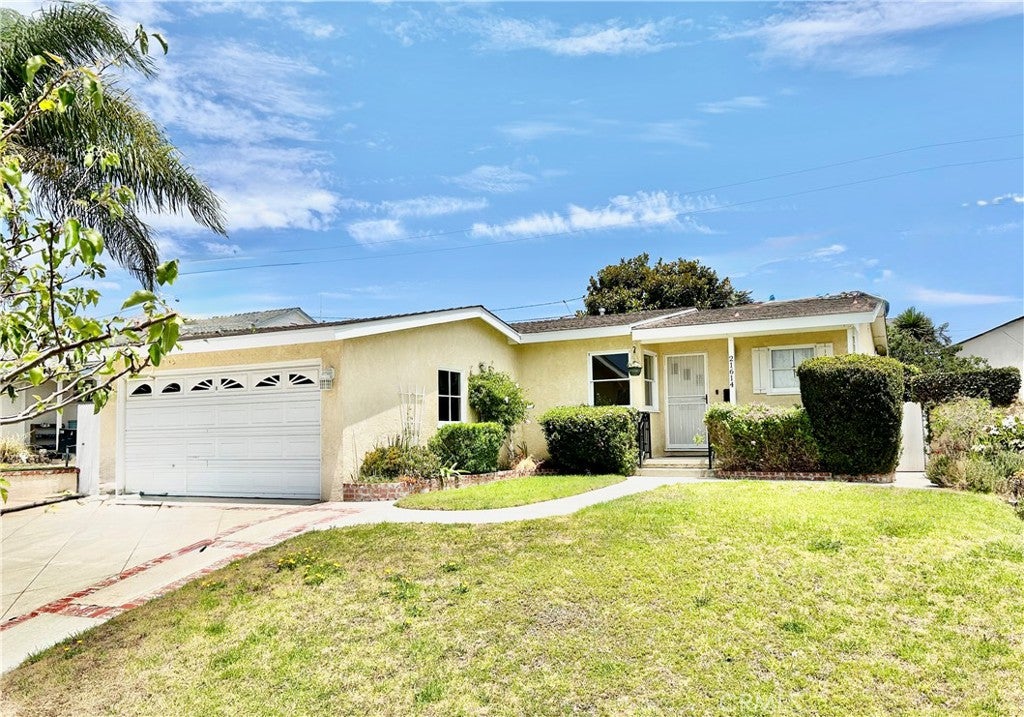 21614 Ellinwood Dr DR