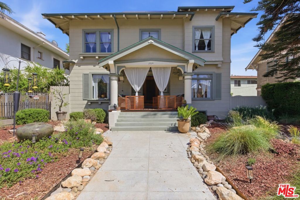 2624 Van Buren Place