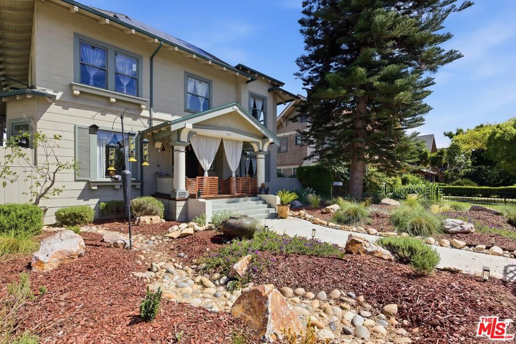 2624 Van Buren Place