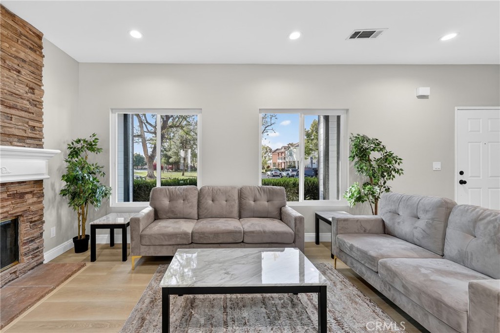 25544 Portola