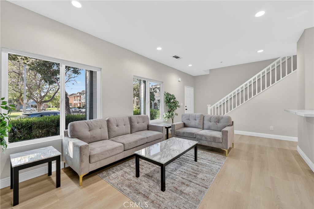 25544 Portola