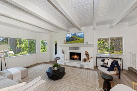 Photo of 1211 Yellowstone Drive, Lake Arrowhead, CA 92352 (MLS # IG26064498)