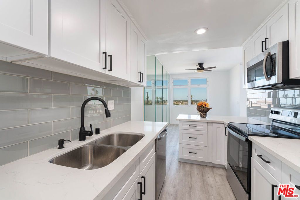 Photo of 900 Euclid Street #404, Santa Monica, CA 90403 (MLS # 25601301)