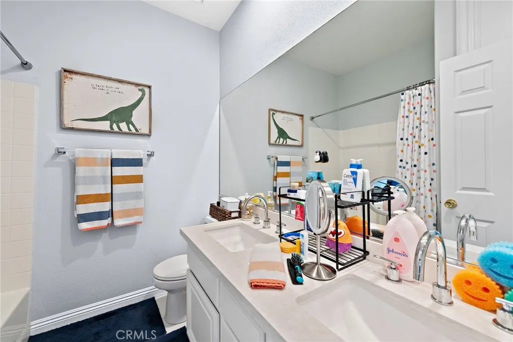 Aliso Viejo, California 92656, United States, 4 Bedrooms Bedrooms, ,3 BathroomsBathrooms,Residential,Active,142343