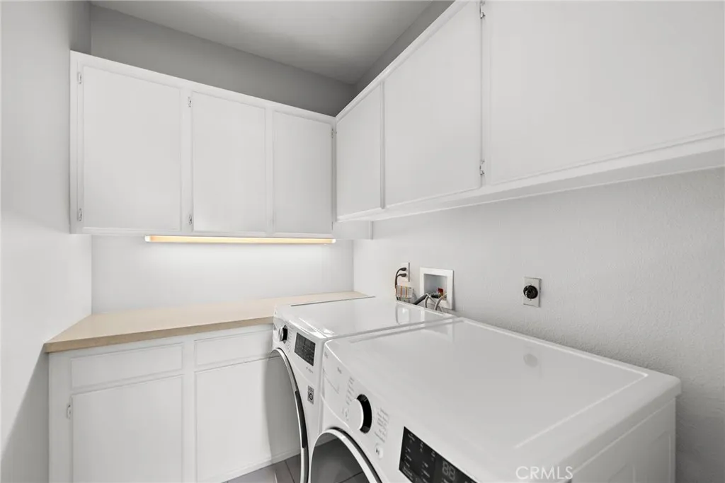 Aliso Viejo, California 92656, United States, 4 Bedrooms Bedrooms, ,3 BathroomsBathrooms,Residential,Active,142343