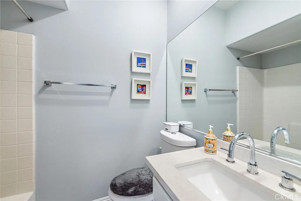 Aliso Viejo, California 92656, United States, 4 Bedrooms Bedrooms, ,3 BathroomsBathrooms,Residential,Active,142343