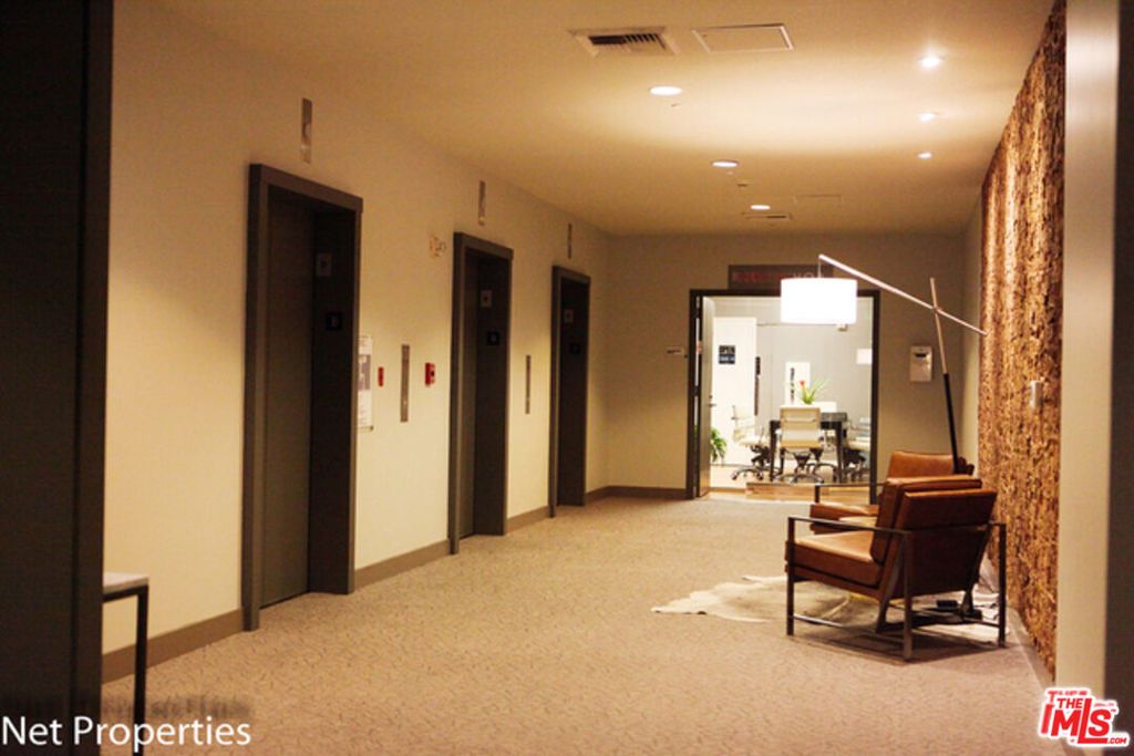 Photo of 3810 Wilshire Boulevard #1508, Los Angeles, CA 90010 (MLS # 25571009)