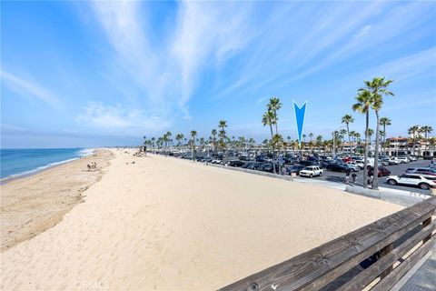 Photo of 600 E Oceanfront #1D, Newport Beach, CA 92661 (MLS # PW25069092)