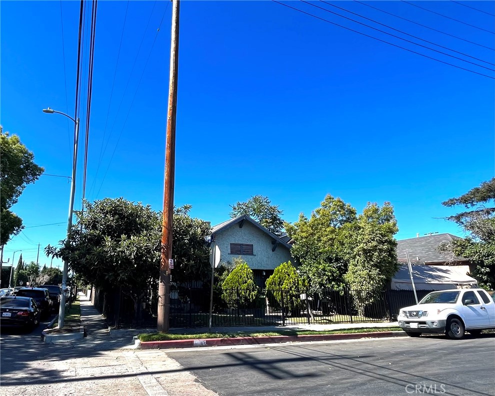 859 E 53rd Street 2