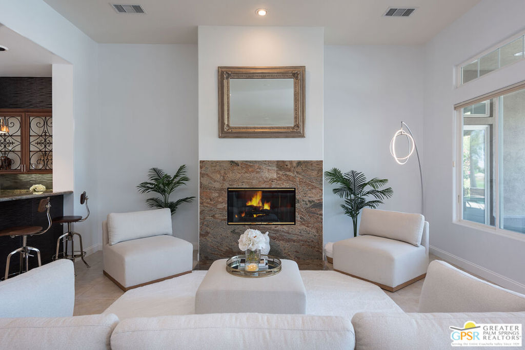 Mira Vista - Residential Lease