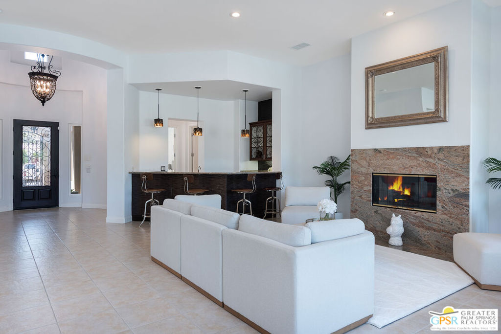Mira Vista - Residential Lease