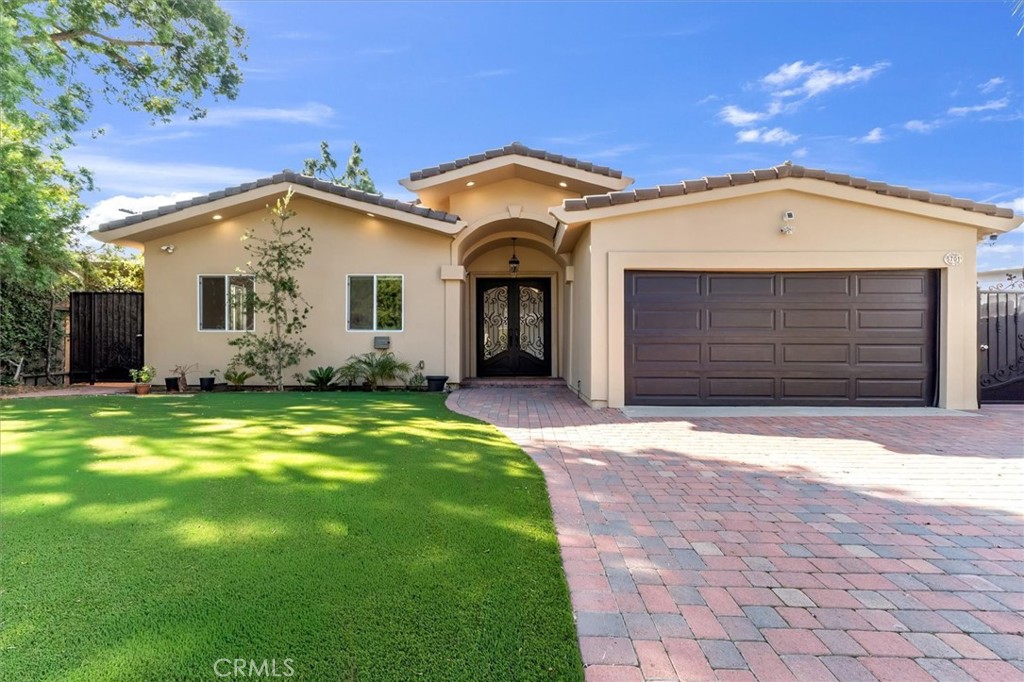 Welcome to this stunning Encino Village residence!
This beautifully updated home features 4 bedrooms plus a complete attached Guest Studio/ADU (converted garage with a private entrance, kitchenette, and full bathroom) — offering incredible flexibility for extended family, guests, or rental income.
Enjoy 4 stylishly updated bathrooms with new vanities, a bright open floor plan, and real red oak hardwood floors complemented by elegant crown molding. The spacious living and family rooms boast high ceilings and a cozy Fireplace, creating the perfect setting for both relaxation and entertaining.
The modern eat-in kitchen showcases sleek quartz countertops, a central island with cooktop, stainless steel appliances, and a welcoming dining area overlooking the private patio and heated pool — perfect for indoor-outdoor California living.
Located in the highly sought-after Encino Village neighborhood, within the boundaries of award-winning Encino Charter Elementary School, this home offers prime access to the 101 and 405 freeways, local parks, tennis courts, bike paths, the Encino Community Center, and Balboa Park & Golf Course.
Move-in ready and turnkey — this home truly has it all!