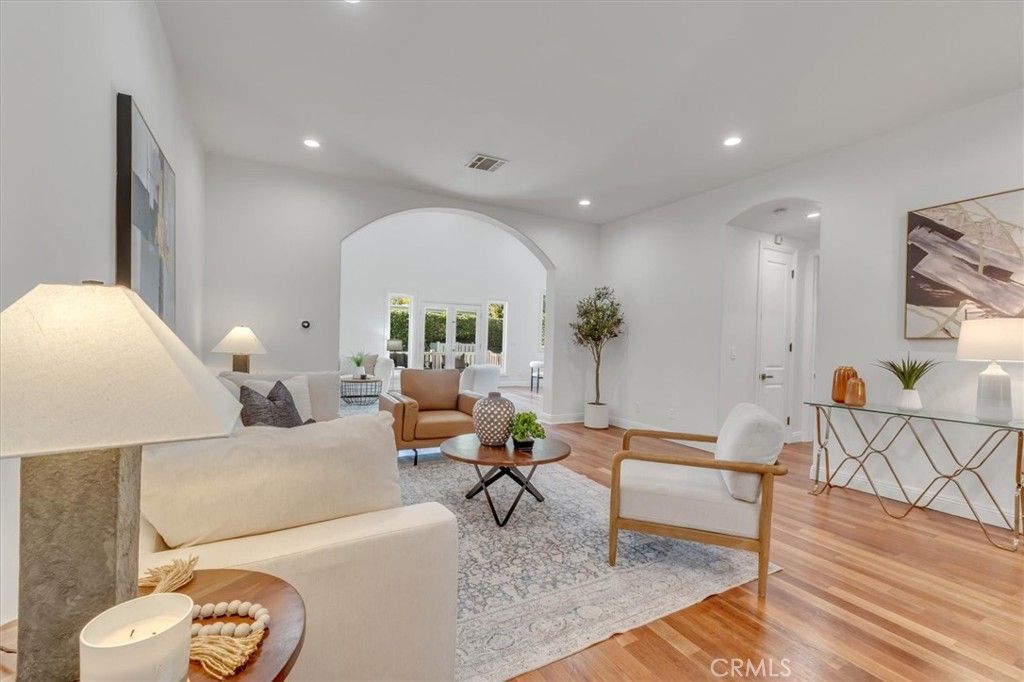 Photo of 5701 Wish Avenue, Encino, CA 91316 (MLS # SR25235692)