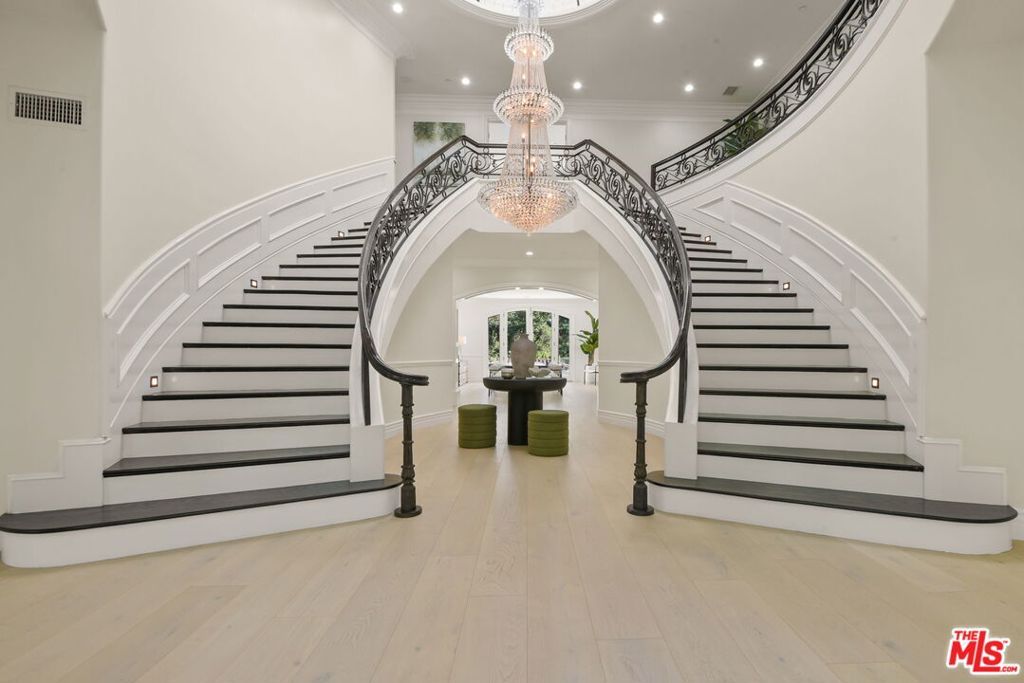 Photo of 11730 Stonehenge Lane, Los Angeles, CA 90049 (MLS # 25600845)