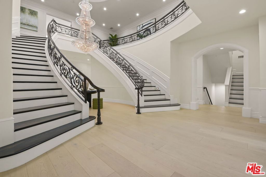 Photo of 11730 Stonehenge Lane, Los Angeles, CA 90049 (MLS # 25600845)