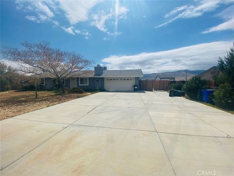 Photo of 21259 Rosewood Street, Apple Valley, CA 92308 (MLS # OC25192230)