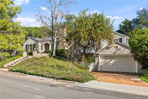 Photo of 1347 Andenes Dr, Glendale, CA 91208 (MLS # SR26005117)