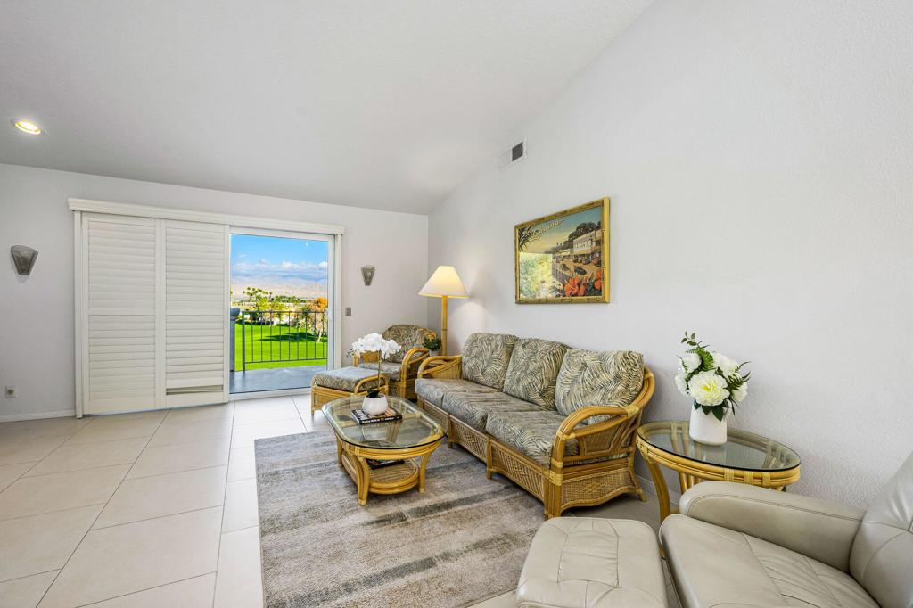 320 Vista Royale Drive