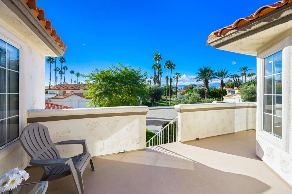 320 Vista Royale Drive