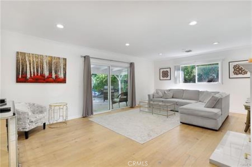 Properties 1 22335 Kittridge Street