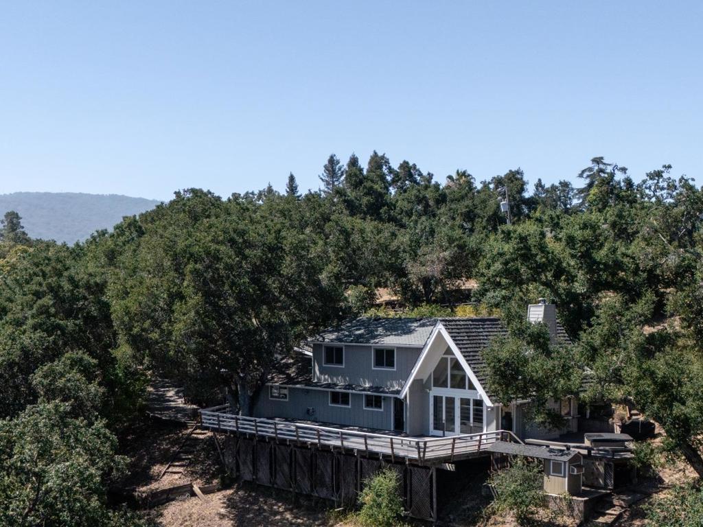 13100 Byrd Lane, Los Altos Hills CA 94022