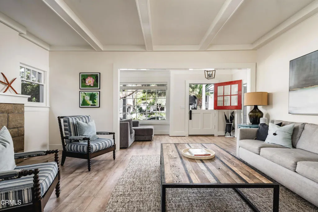 Santa Barbara, California 93103, United States, 5 Bedrooms Bedrooms, ,3 BathroomsBathrooms,Residential,Active,228500