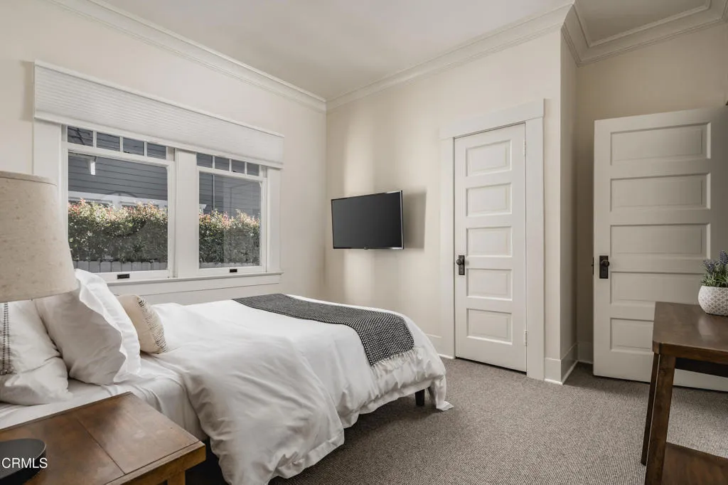 Santa Barbara, California 93103, United States, 5 Bedrooms Bedrooms, ,3 BathroomsBathrooms,Residential,Active,228500