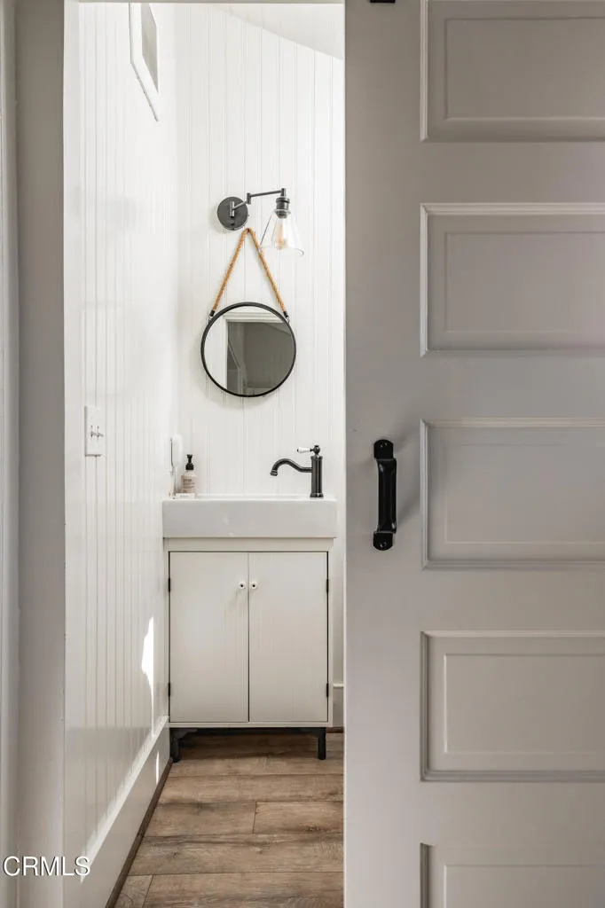 Santa Barbara, California 93103, United States, 5 Bedrooms Bedrooms, ,3 BathroomsBathrooms,Residential,Active,228500