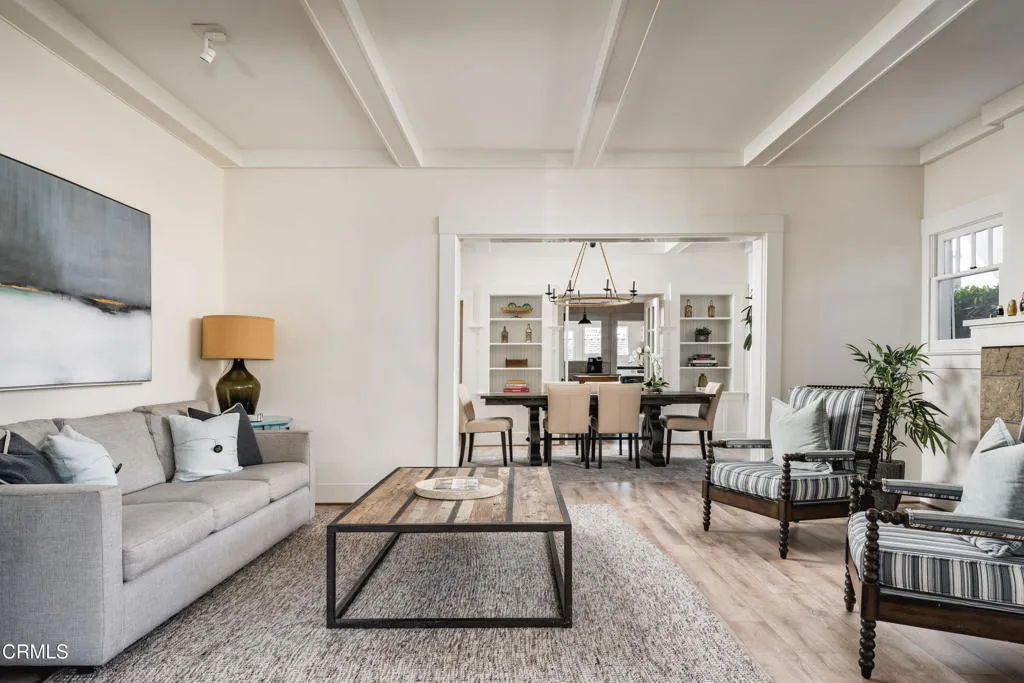 Santa Barbara, California 93103, United States, 5 Bedrooms Bedrooms, ,3 BathroomsBathrooms,Residential,Active,228500