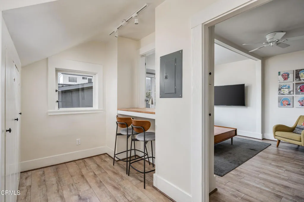 Santa Barbara, California 93103, United States, 5 Bedrooms Bedrooms, ,3 BathroomsBathrooms,Residential,Active,228500