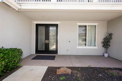 Photo of 321 Myrtle Ln Ln, Oakley, CA 94561 (MLS # 41146463)
