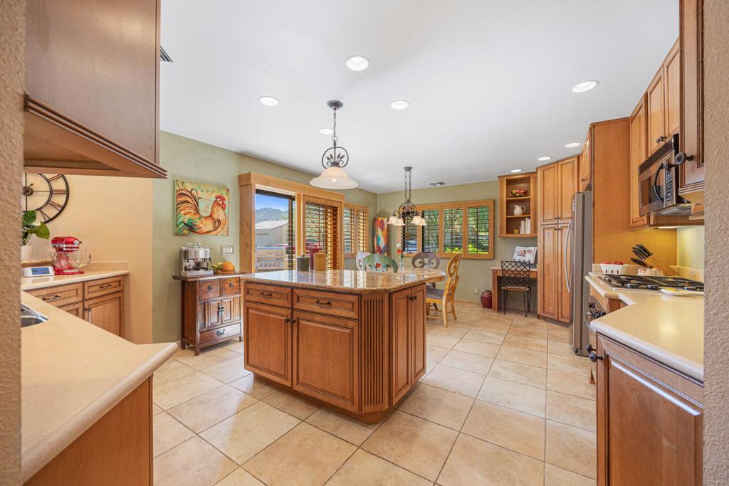 47770 Quercus Lane