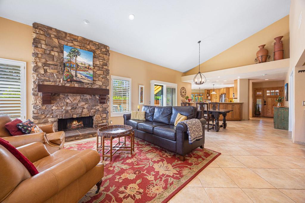 47770 Quercus Lane