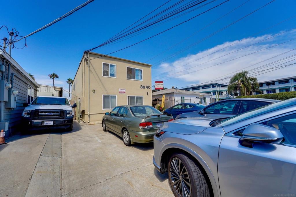 3938 42 La Salle Street