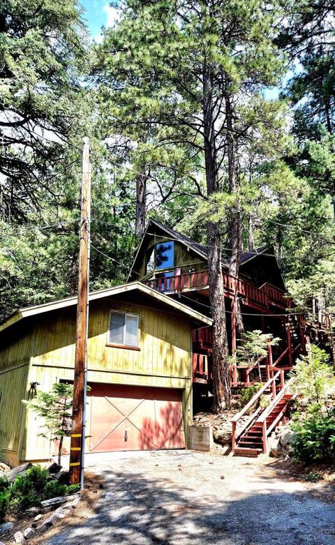 Photo of 25390 Shadow Oaks Dr, Idyllwild, CA 92549 (MLS # 219138595DA)