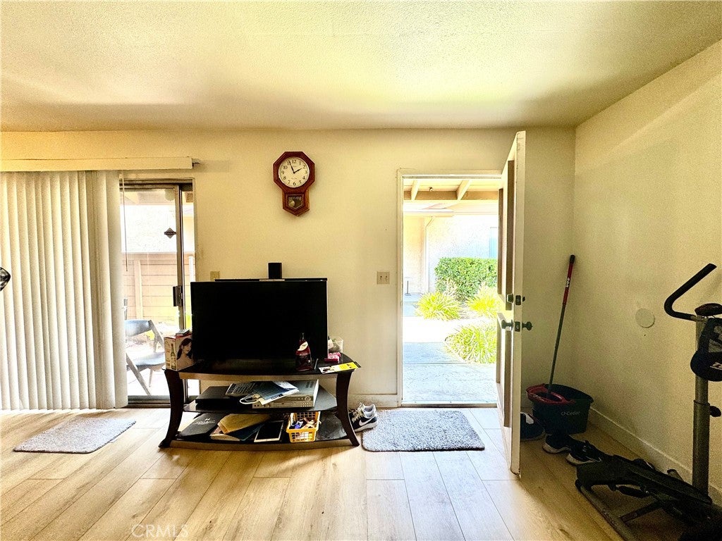 1437 Forest Glen
