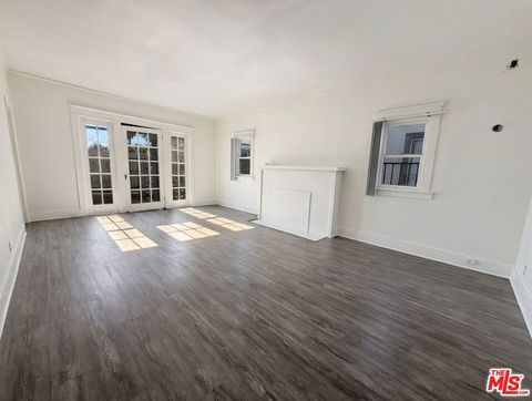 Photo of 871 W 23rd Street, Los Angeles, CA 90007 (MLS # 26664639)