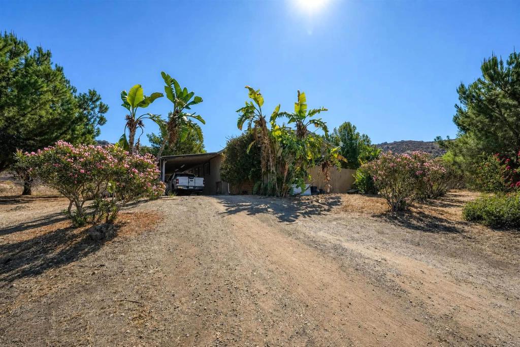 1698 Griffith Road